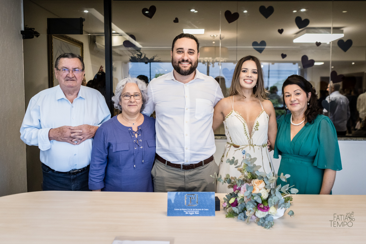 Mini wedding, casamento, foto de casamento, wedding, madrinhas, padrinhos, noivos, fotografia autoral, festa, cartório, casamento civil, vestido de noiva, buque, flores, maquiagem, make, cerimônia, baby beef jardim, restaurante, almoço, convite, carro, 