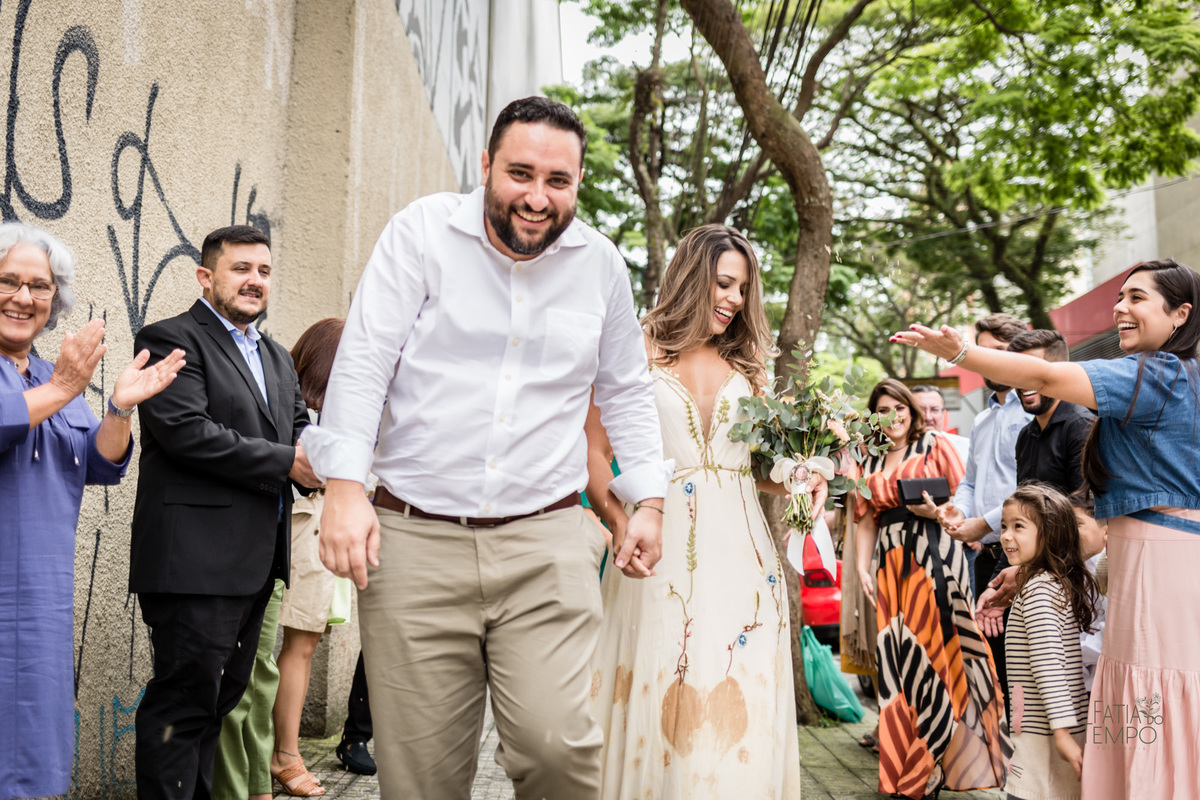 Mini wedding, casamento, foto de casamento, wedding, madrinhas, padrinhos, noivos, fotografia autoral, festa, cartório, casamento civil, vestido de noiva, buque, flores, maquiagem, make, cerimônia, baby beef jardim, restaurante, almoço, convite, carro, 