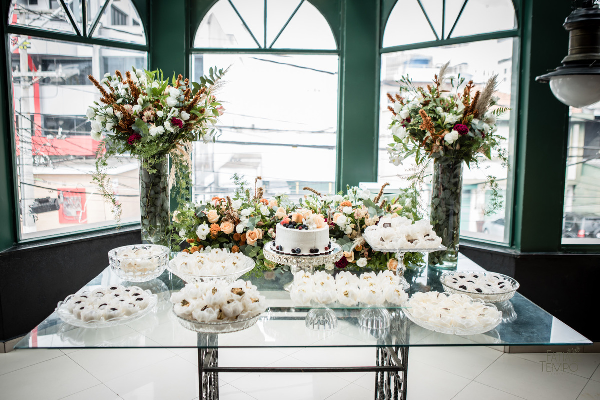 Mini wedding, casamento, foto de casamento, wedding, madrinhas, padrinhos, noivos, fotografia autoral, festa, cartório, casamento civil, vestido de noiva, buque, flores, maquiagem, make, cerimônia, baby beef jardim, restaurante, almoço, convite, carro, 