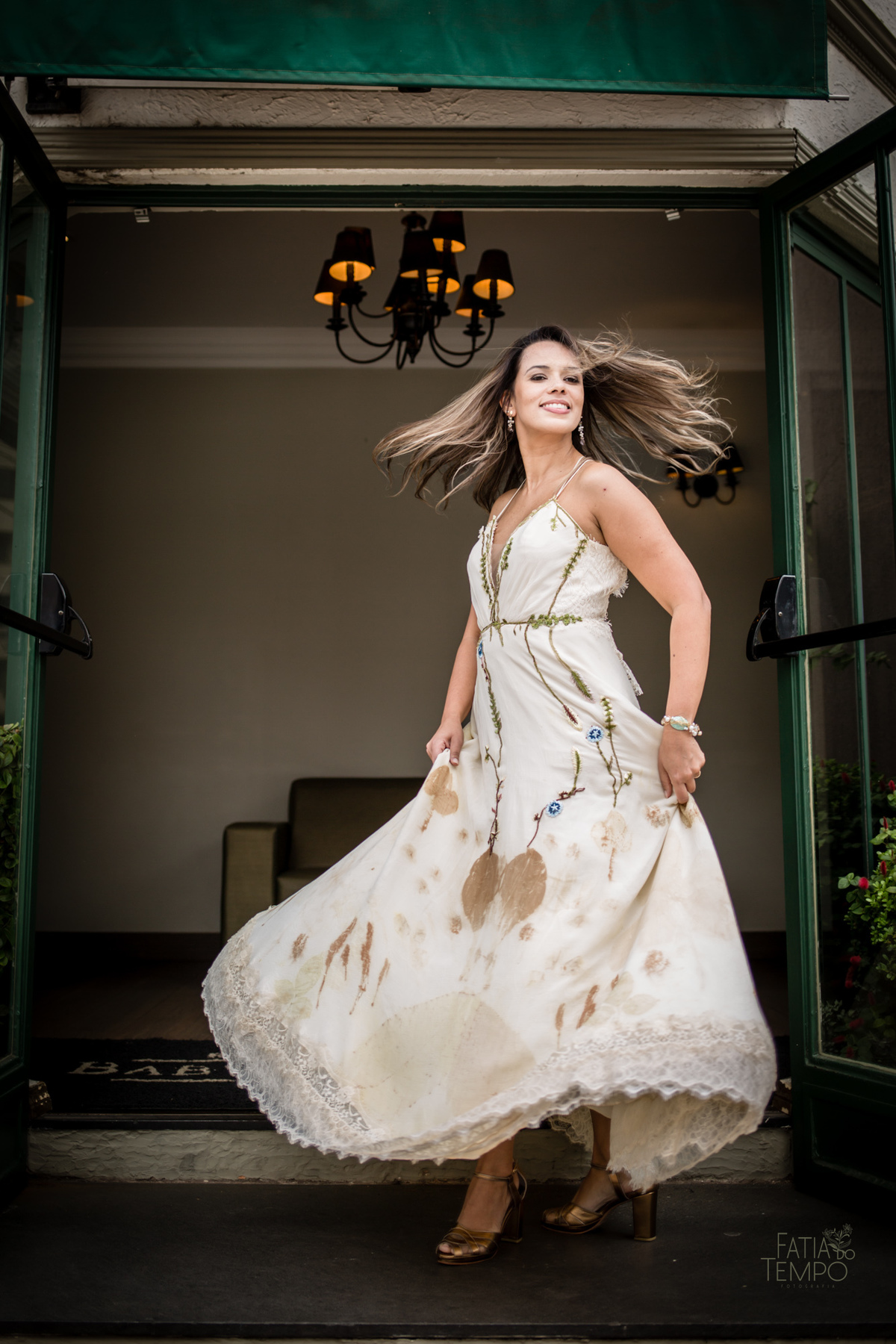 Mini wedding, casamento, foto de casamento, wedding, madrinhas, padrinhos, noivos, fotografia autoral, festa, cartório, casamento civil, vestido de noiva, buque, flores, maquiagem, make, cerimônia, baby beef jardim, restaurante, almoço, convite, carro, 