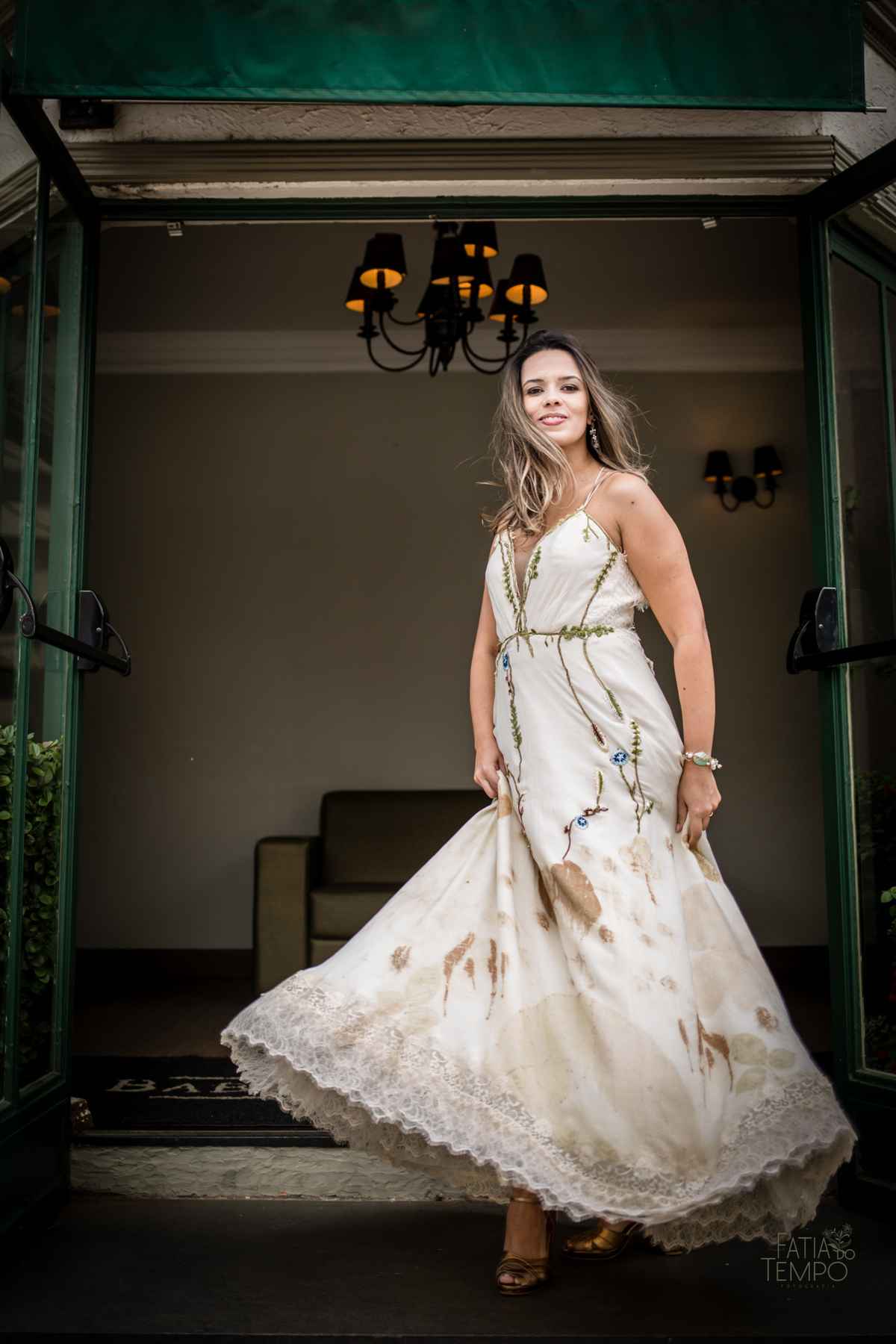 Mini wedding, casamento, foto de casamento, wedding, madrinhas, padrinhos, noivos, fotografia autoral, festa, cartório, casamento civil, vestido de noiva, buque, flores, maquiagem, make, cerimônia, baby beef jardim, restaurante, almoço, convite, carro, 