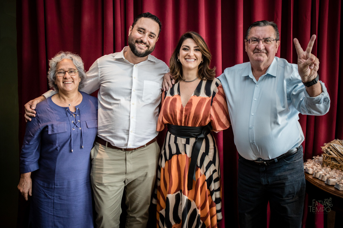 Mini wedding, casamento, foto de casamento, wedding, madrinhas, padrinhos, noivos, fotografia autoral, festa, cartório, casamento civil, vestido de noiva, buque, flores, maquiagem, make, cerimônia, baby beef jardim, restaurante, almoço, convite, carro, 