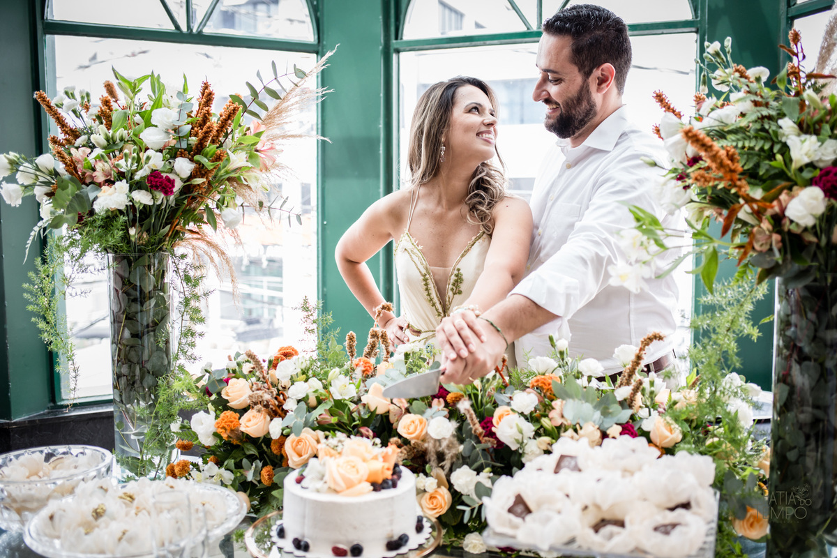 Mini wedding, casamento, foto de casamento, wedding, madrinhas, padrinhos, noivos, fotografia autoral, festa, cartório, casamento civil, vestido de noiva, buque, flores, maquiagem, make, cerimônia, baby beef jardim, restaurante, almoço, convite, carro, 