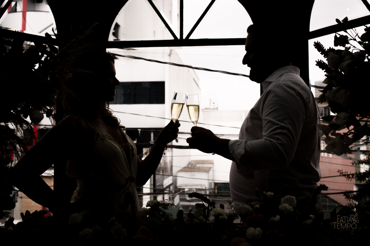 Mini wedding, casamento, foto de casamento, wedding, madrinhas, padrinhos, noivos, fotografia autoral, festa, cartório, casamento civil, vestido de noiva, buque, flores, maquiagem, make, cerimônia, baby beef jardim, restaurante, almoço, convite, carro, 