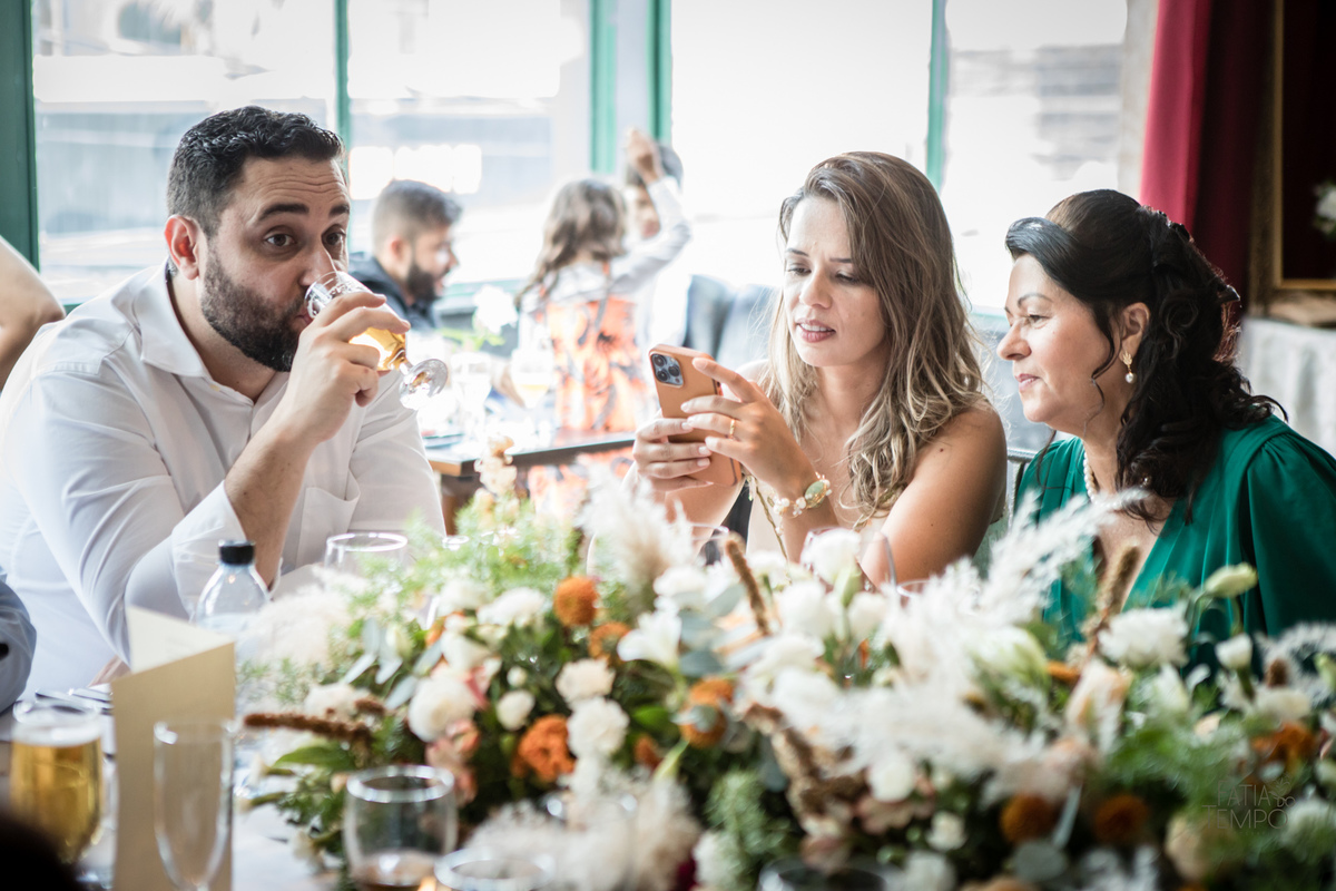 Mini wedding, casamento, foto de casamento, wedding, madrinhas, padrinhos, noivos, fotografia autoral, festa, cartório, casamento civil, vestido de noiva, buque, flores, maquiagem, make, cerimônia, baby beef jardim, restaurante, almoço, convite, carro, 