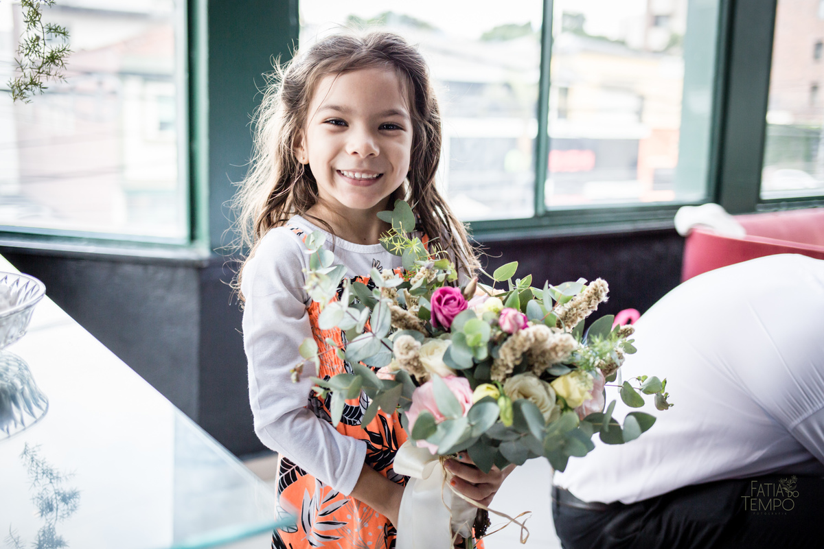 Mini wedding, casamento, foto de casamento, wedding, madrinhas, padrinhos, noivos, fotografia autoral, festa, cartório, casamento civil, vestido de noiva, buque, flores, maquiagem, make, cerimônia, baby beef jardim, restaurante, almoço, convite, carro, 