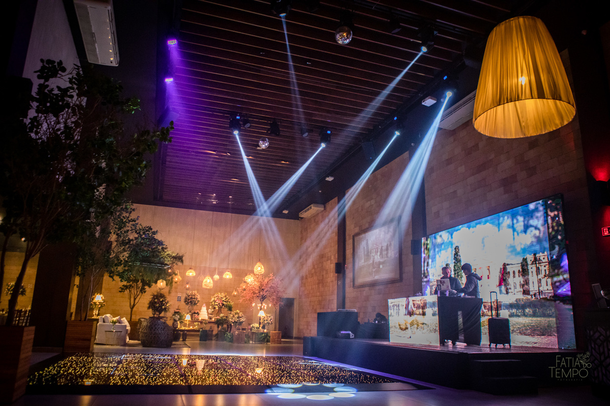 15 anos, debutante, festa, adolescente, mulher, menina, vestido de festa, vestido de debutante, festa de 15 anos, maquiagem, cabelo, fotografia, família, mãe, buffet, salão de festas, decoração, beleza, balada, dj, fotografia autoral, fatia do tempo, love