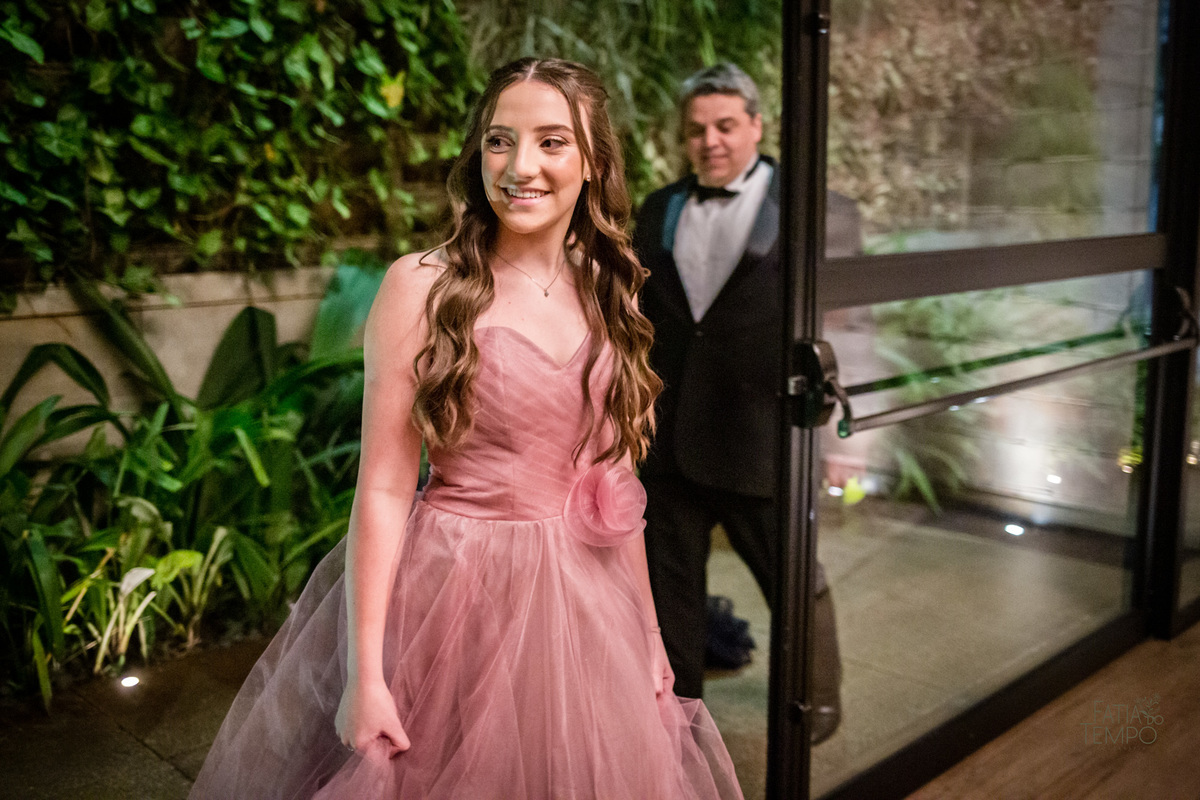 15 anos, debutante, festa, adolescente, mulher, menina, vestido de festa, vestido de debutante, festa de 15 anos, maquiagem, cabelo, fotografia, família, mãe, buffet, salão de festas, decoração, beleza, balada, dj, fotografia autoral, fatia do tempo, love