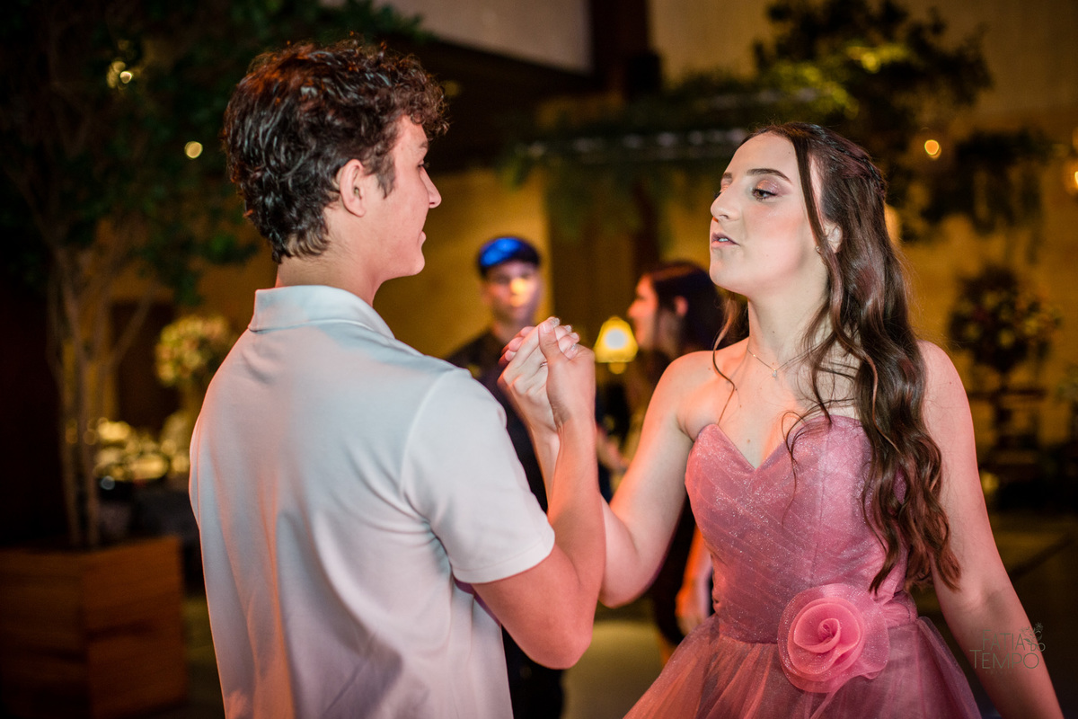 15 anos, debutante, festa, adolescente, mulher, menina, vestido de festa, vestido de debutante, festa de 15 anos, maquiagem, cabelo, fotografia, família, mãe, buffet, salão de festas, decoração, beleza, balada, dj, fotografia autoral, fatia do tempo, love