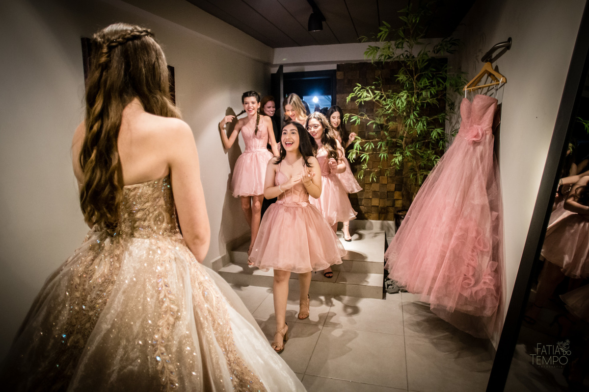 15 anos, debutante, festa, adolescente, mulher, menina, vestido de festa, vestido de debutante, festa de 15 anos, maquiagem, cabelo, fotografia, família, mãe, buffet, salão de festas, decoração, beleza, balada, dj, fotografia autoral, fatia do tempo, love