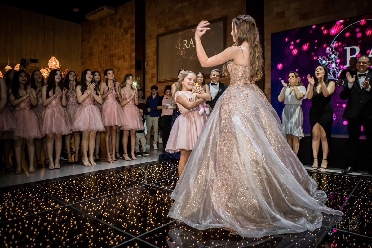 15 anos, debutante, festa, adolescente, mulher, menina, vestido de festa, vestido de debutante, festa de 15 anos, maquiagem, cabelo, fotografia, família, mãe, buffet, salão de festas, decoração, beleza, balada, dj, fotografia autoral, fatia do tempo, love