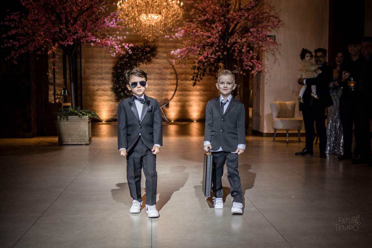 15 anos, debutante, festa, adolescente, mulher, menina, vestido de festa, vestido de debutante, festa de 15 anos, maquiagem, cabelo, fotografia, família, mãe, buffet, salão de festas, decoração, beleza, balada, dj, fotografia autoral, fatia do tempo, love