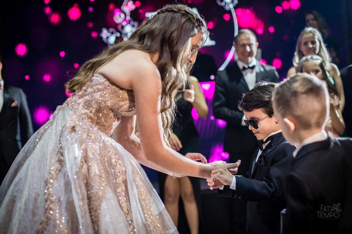 15 anos, debutante, festa, adolescente, mulher, menina, vestido de festa, vestido de debutante, festa de 15 anos, maquiagem, cabelo, fotografia, família, mãe, buffet, salão de festas, decoração, beleza, balada, dj, fotografia autoral, fatia do tempo, love