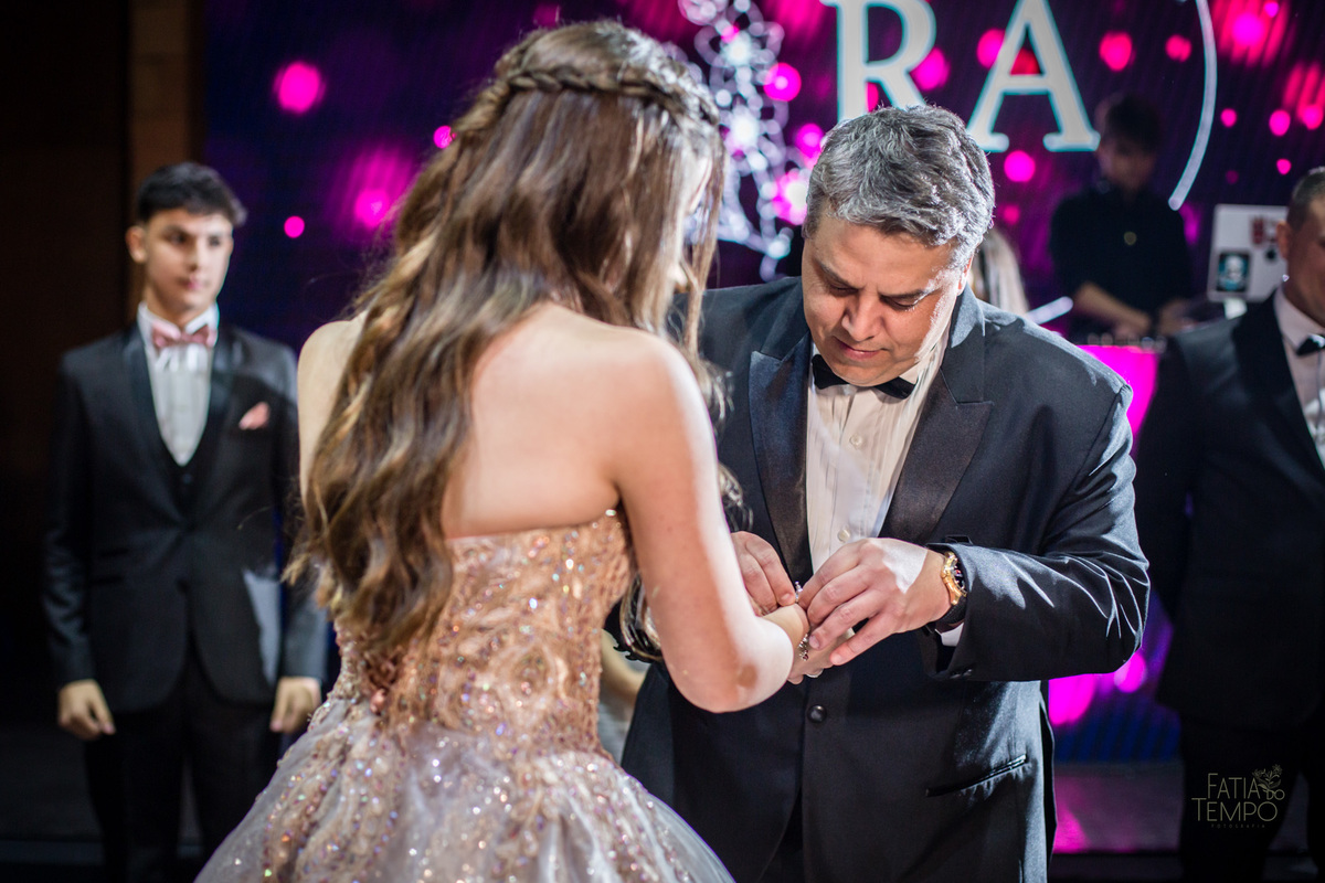 15 anos, debutante, festa, adolescente, mulher, menina, vestido de festa, vestido de debutante, festa de 15 anos, maquiagem, cabelo, fotografia, família, mãe, buffet, salão de festas, decoração, beleza, balada, dj, fotografia autoral, fatia do tempo, love