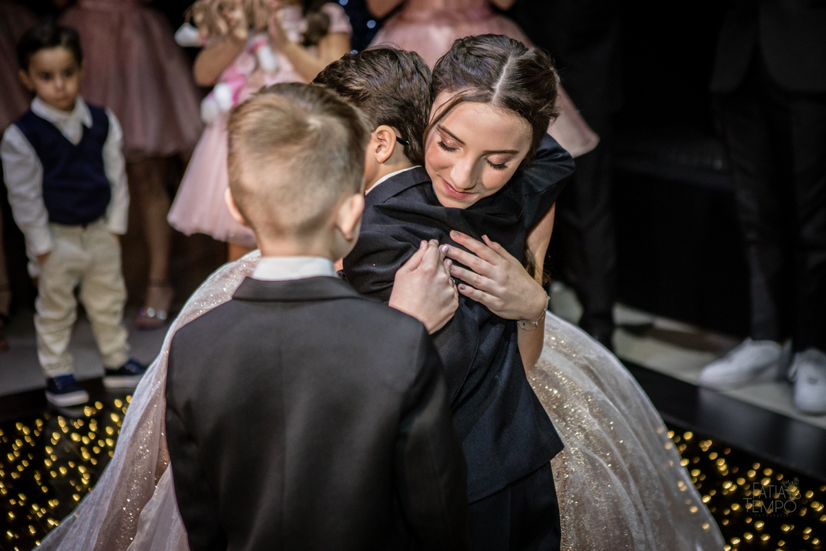 15 anos, debutante, festa, adolescente, mulher, menina, vestido de festa, vestido de debutante, festa de 15 anos, maquiagem, cabelo, fotografia, família, mãe, buffet, salão de festas, decoração, beleza, balada, dj, fotografia autoral, fatia do tempo, love