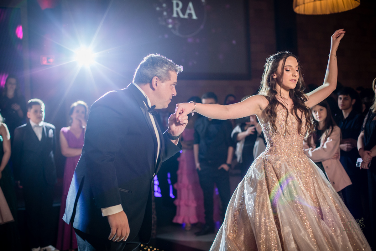 15 anos, debutante, festa, adolescente, mulher, menina, vestido de festa, vestido de debutante, festa de 15 anos, maquiagem, cabelo, fotografia, família, mãe, buffet, salão de festas, decoração, beleza, balada, dj, fotografia autoral, fatia do tempo, love