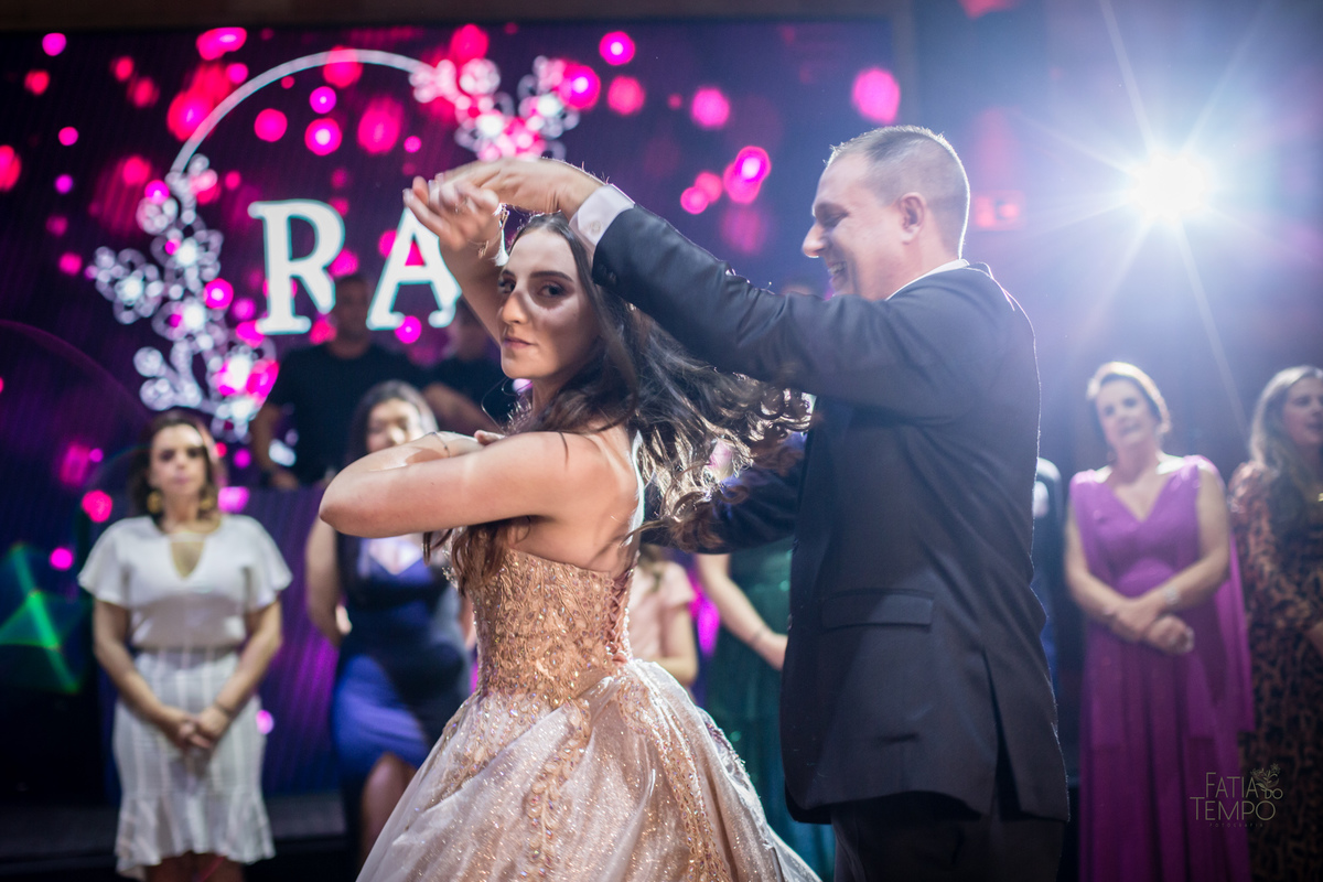 15 anos, debutante, festa, adolescente, mulher, menina, vestido de festa, vestido de debutante, festa de 15 anos, maquiagem, cabelo, fotografia, família, mãe, buffet, salão de festas, decoração, beleza, balada, dj, fotografia autoral, fatia do tempo, love