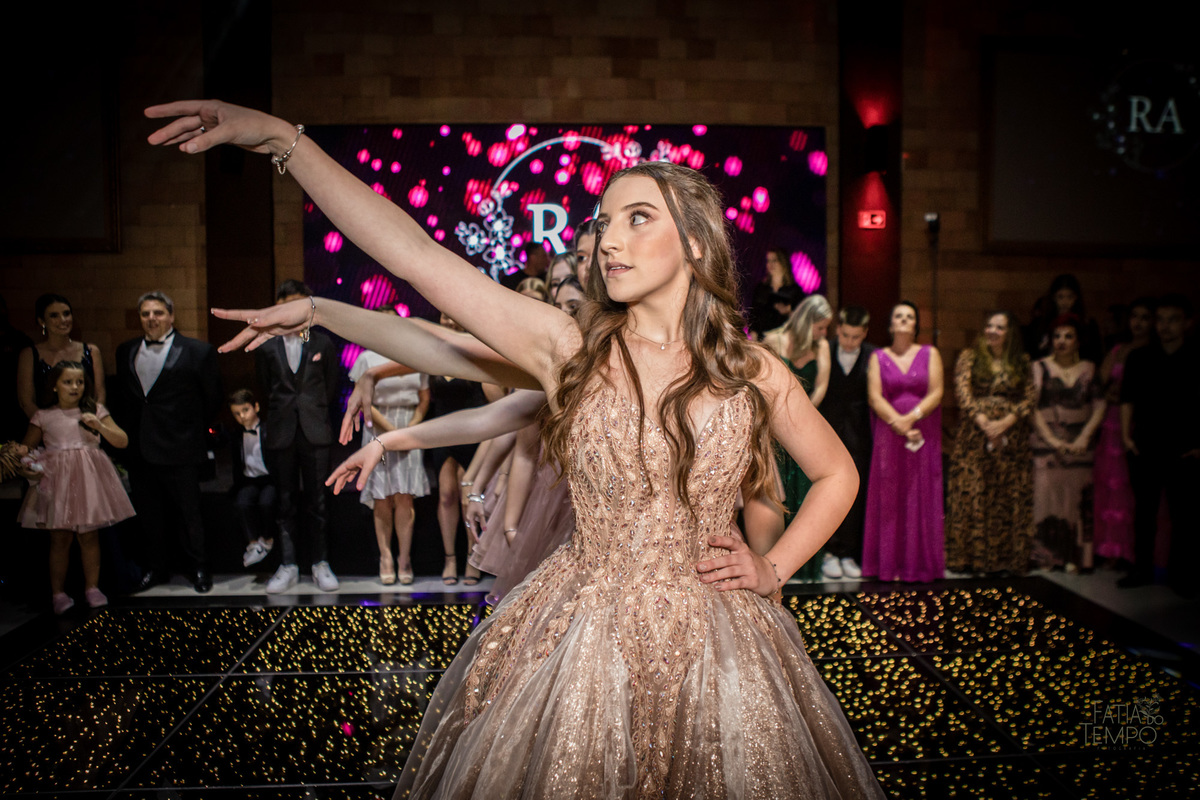 15 anos, debutante, festa, adolescente, mulher, menina, vestido de festa, vestido de debutante, festa de 15 anos, maquiagem, cabelo, fotografia, família, mãe, buffet, salão de festas, decoração, beleza, balada, dj, fotografia autoral, fatia do tempo, love