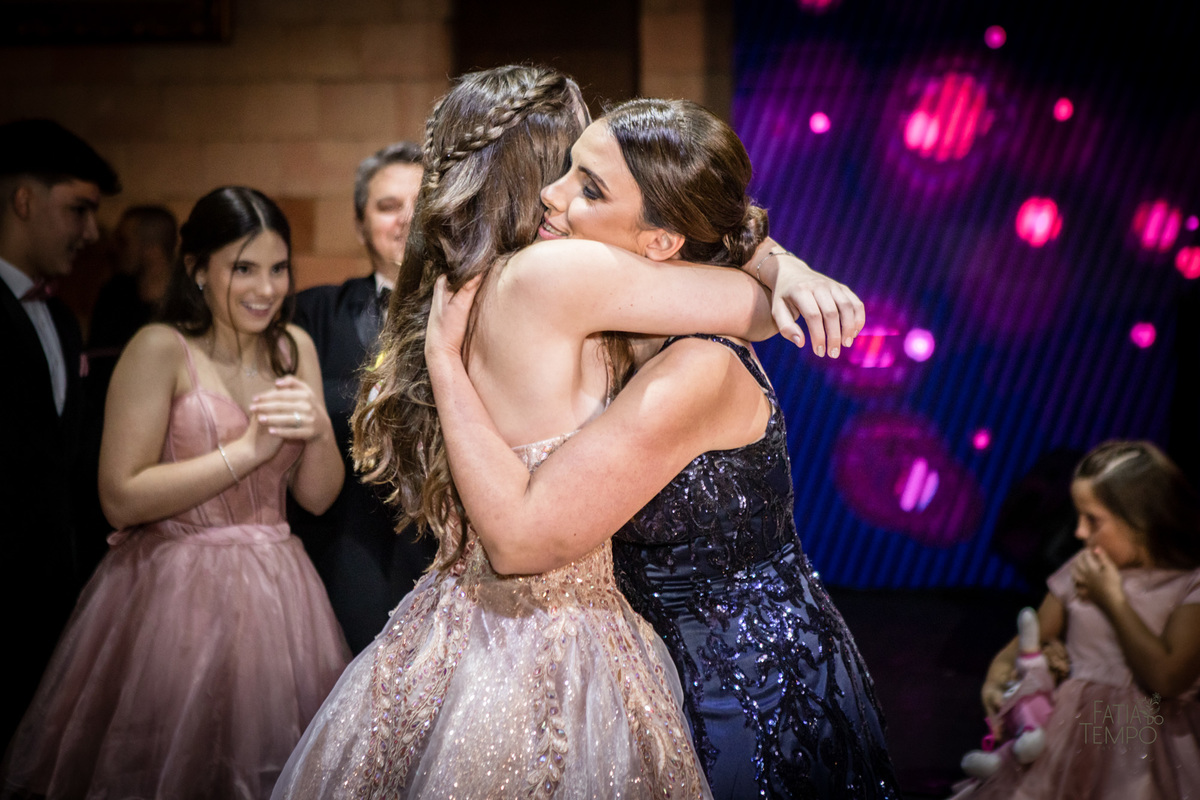 15 anos, debutante, festa, adolescente, mulher, menina, vestido de festa, vestido de debutante, festa de 15 anos, maquiagem, cabelo, fotografia, família, mãe, buffet, salão de festas, decoração, beleza, balada, dj, fotografia autoral, fatia do tempo, love