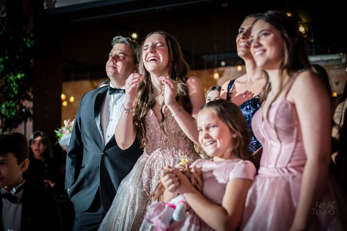 15 anos, debutante, festa, adolescente, mulher, menina, vestido de festa, vestido de debutante, festa de 15 anos, maquiagem, cabelo, fotografia, família, mãe, buffet, salão de festas, decoração, beleza, balada, dj, fotografia autoral, fatia do tempo, love