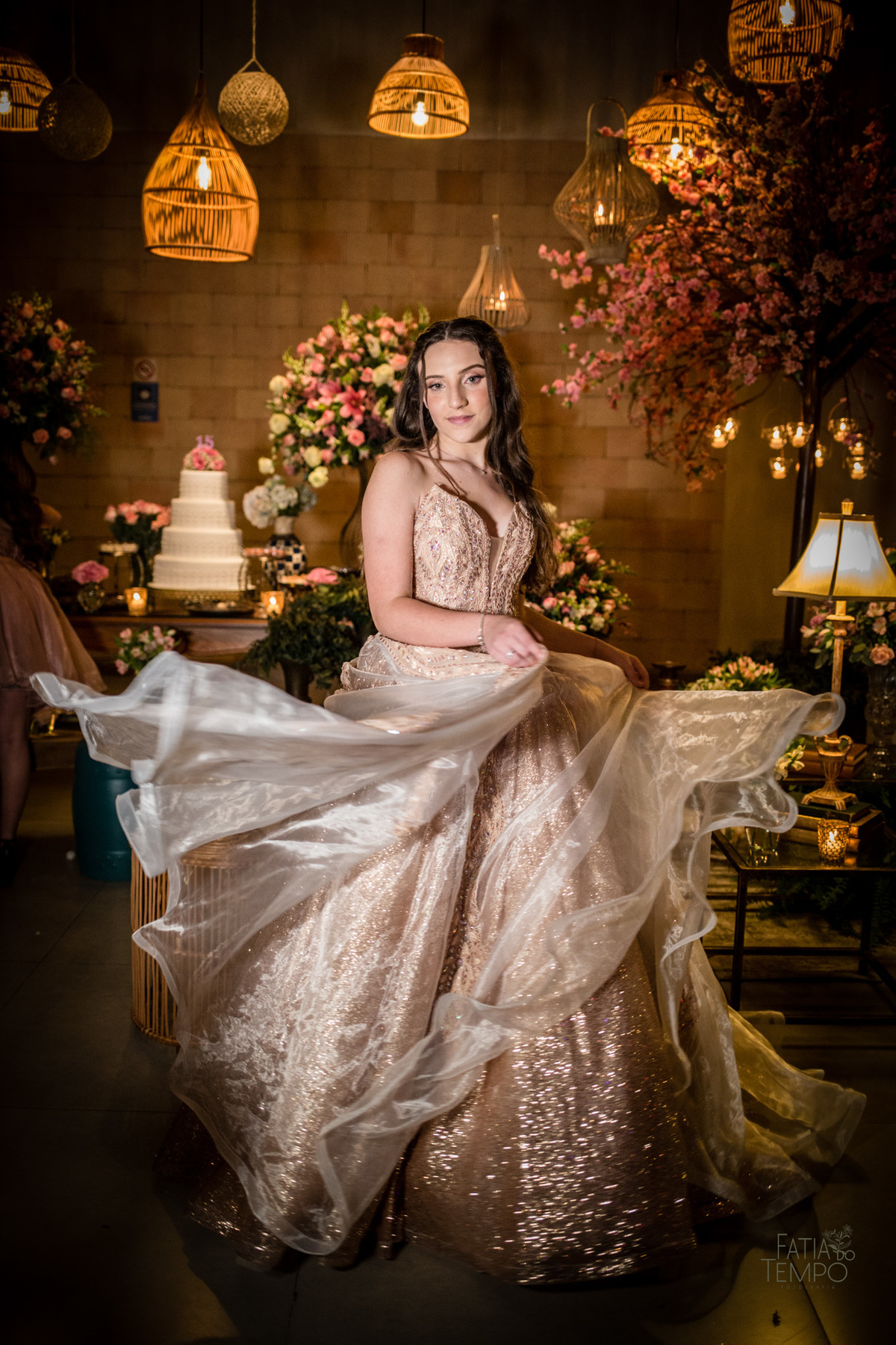 15 anos, debutante, festa, adolescente, mulher, menina, vestido de festa, vestido de debutante, festa de 15 anos, maquiagem, cabelo, fotografia, família, mãe, buffet, salão de festas, decoração, beleza, balada, dj, fotografia autoral, fatia do tempo, love