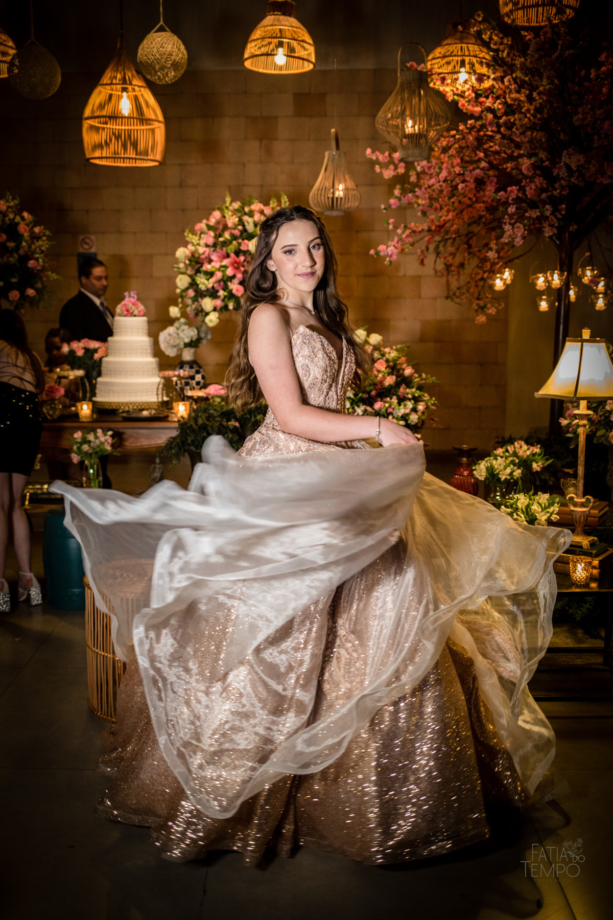 15 anos, debutante, festa, adolescente, mulher, menina, vestido de festa, vestido de debutante, festa de 15 anos, maquiagem, cabelo, fotografia, família, mãe, buffet, salão de festas, decoração, beleza, balada, dj, fotografia autoral, fatia do tempo, love