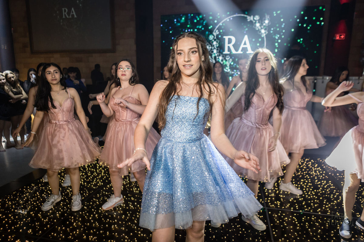 15 anos, debutante, festa, adolescente, mulher, menina, vestido de festa, vestido de debutante, festa de 15 anos, maquiagem, cabelo, fotografia, família, mãe, buffet, salão de festas, decoração, beleza, balada, dj, fotografia autoral, fatia do tempo, love