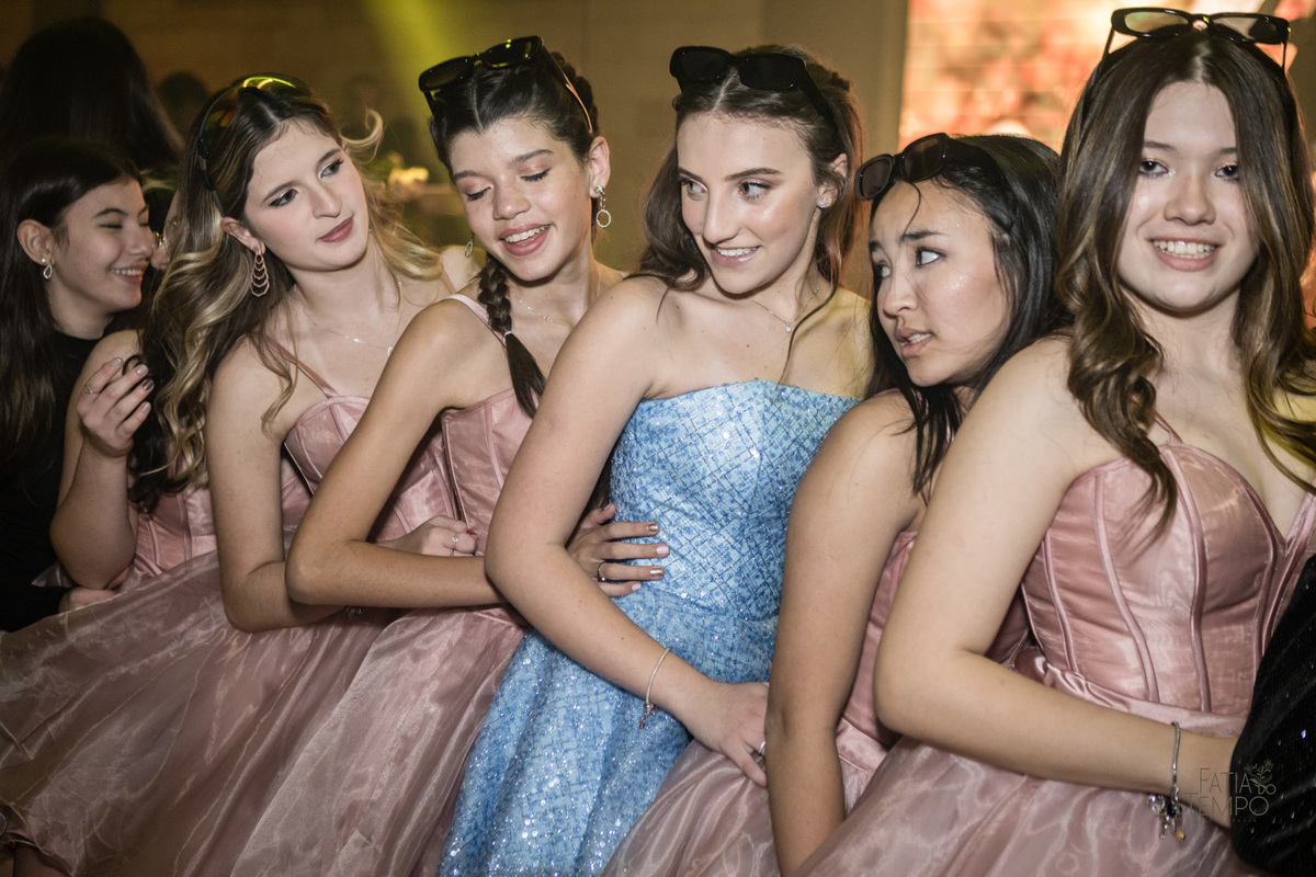 15 anos, debutante, festa, adolescente, mulher, menina, vestido de festa, vestido de debutante, festa de 15 anos, maquiagem, cabelo, fotografia, família, mãe, buffet, salão de festas, decoração, beleza, balada, dj, fotografia autoral, fatia do tempo, love