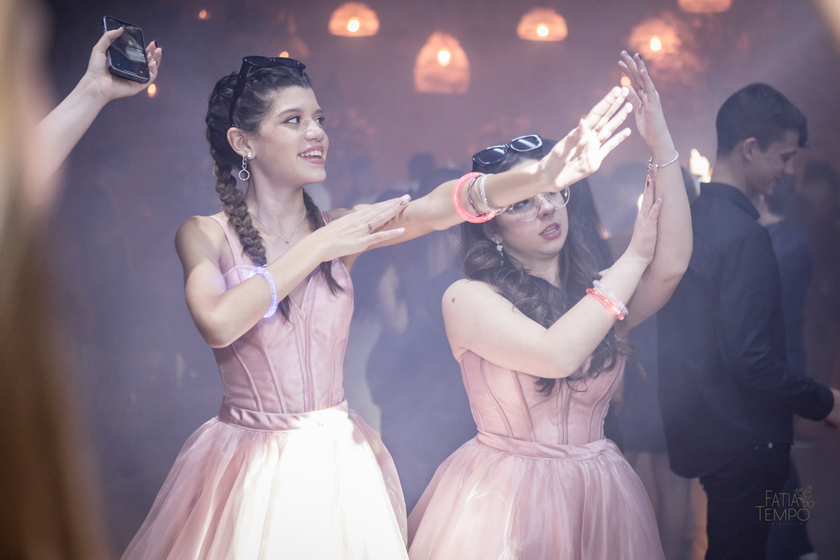 15 anos, debutante, festa, adolescente, mulher, menina, vestido de festa, vestido de debutante, festa de 15 anos, maquiagem, cabelo, fotografia, família, mãe, buffet, salão de festas, decoração, beleza, balada, dj, fotografia autoral, fatia do tempo, love