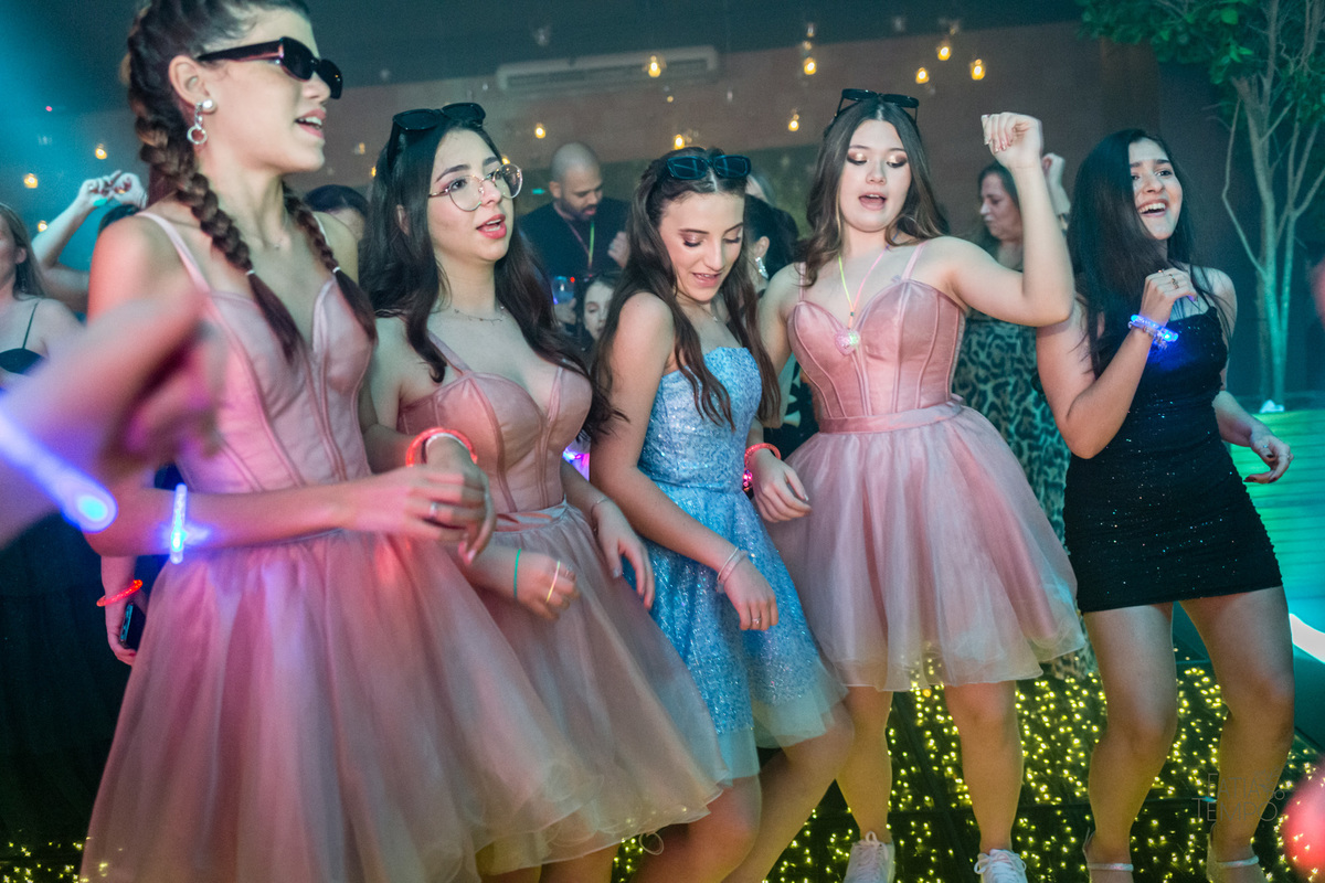 15 anos, debutante, festa, adolescente, mulher, menina, vestido de festa, vestido de debutante, festa de 15 anos, maquiagem, cabelo, fotografia, família, mãe, buffet, salão de festas, decoração, beleza, balada, dj, fotografia autoral, fatia do tempo, love