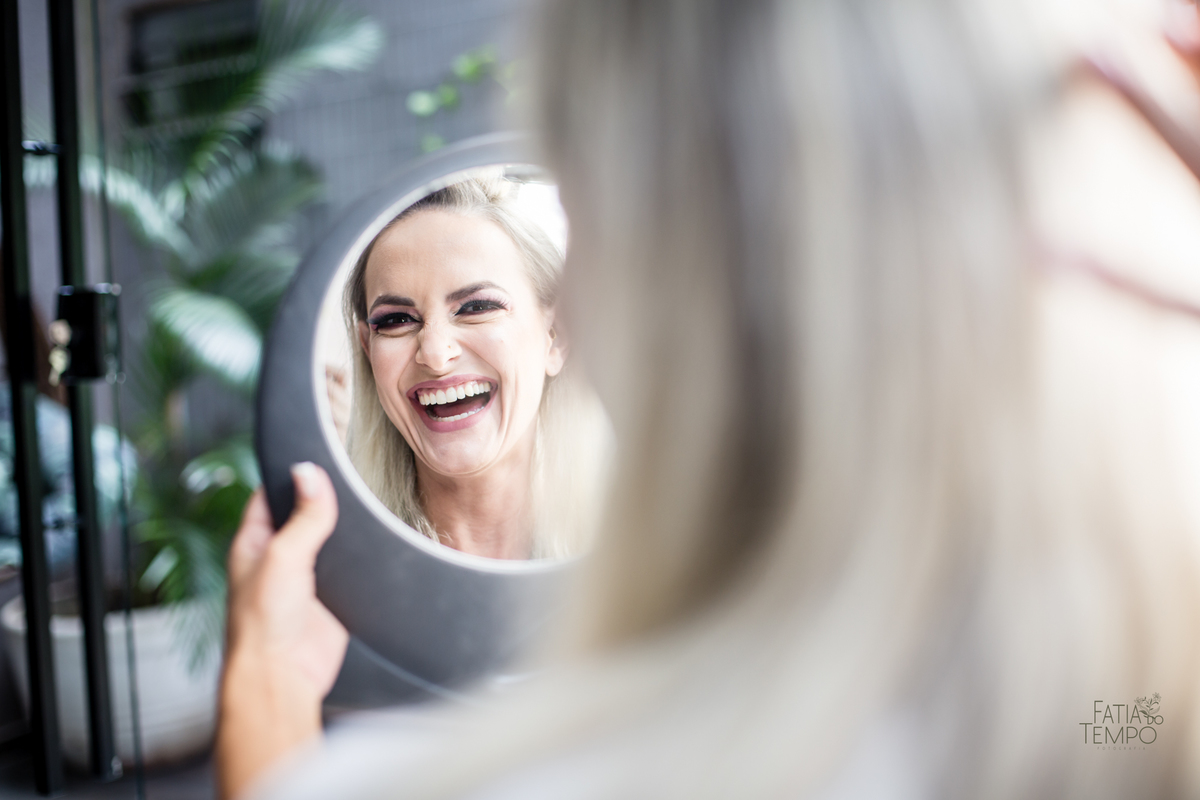 casamento, buffet, dia da noiva, botânico quintal, Wedding, making of, vestido de noiva, madrinhas, maquiagem, festa, cerimônia, fotografia, fatia do tempo, balada, decoração, doces finos, casamento na cidade, casamento no campo, recepção, celebrante