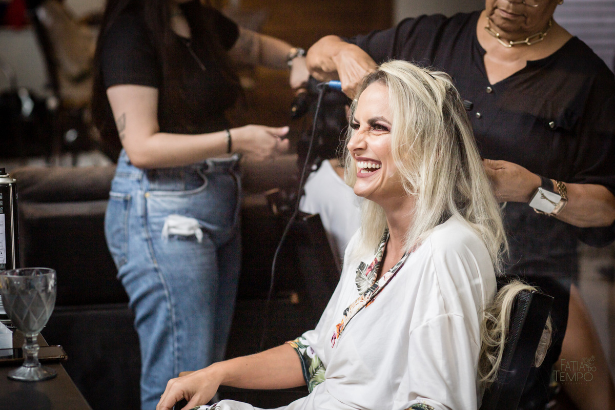 casamento, buffet, dia da noiva, botânico quintal, Wedding, making of, vestido de noiva, madrinhas, maquiagem, festa, cerimônia, fotografia, fatia do tempo, balada, decoração, doces finos, casamento na cidade, casamento no campo, recepção, celebrante