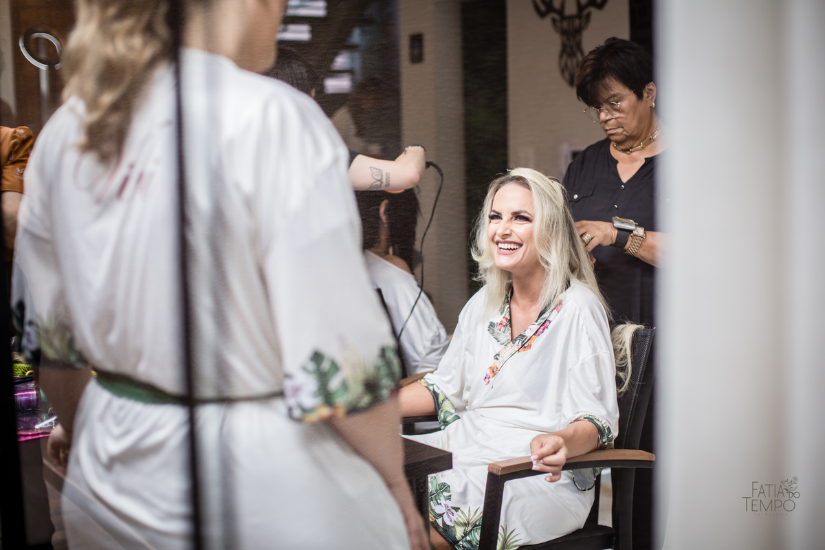 casamento, buffet, dia da noiva, botânico quintal, Wedding, making of, vestido de noiva, madrinhas, maquiagem, festa, cerimônia, fotografia, fatia do tempo, balada, decoração, doces finos, casamento na cidade, casamento no campo, recepção, celebrante