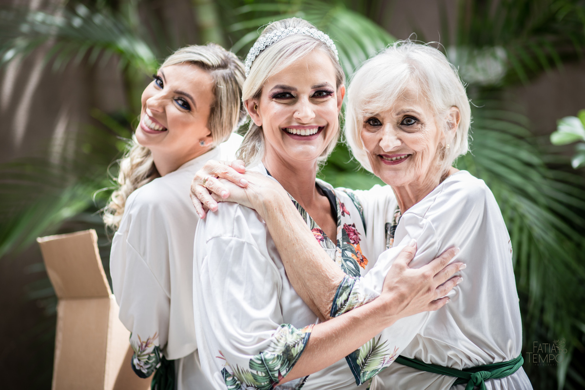 casamento, buffet, dia da noiva, botânico quintal, Wedding, making of, vestido de noiva, madrinhas, maquiagem, festa, cerimônia, fotografia, fatia do tempo, balada, decoração, doces finos, casamento na cidade, casamento no campo, recepção, celebrante