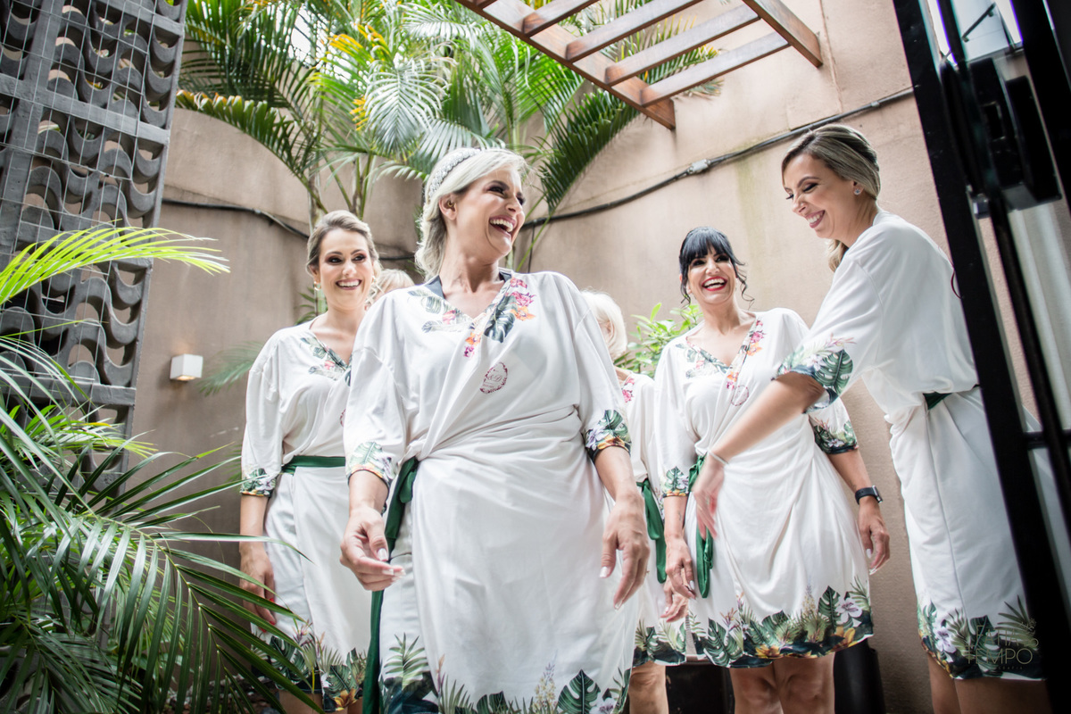 casamento, buffet, dia da noiva, botânico quintal, Wedding, making of, vestido de noiva, madrinhas, maquiagem, festa, cerimônia, fotografia, fatia do tempo, balada, decoração, doces finos, casamento na cidade, casamento no campo, recepção, celebrante