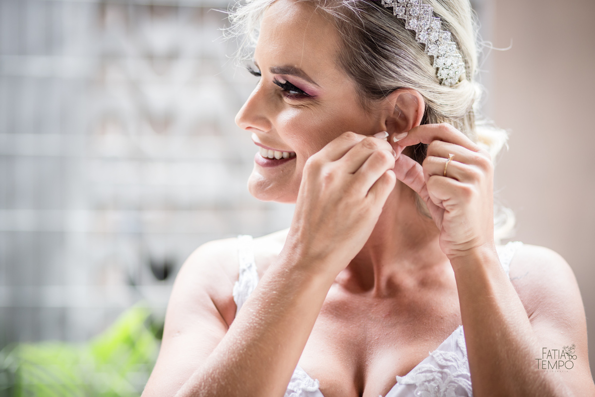 casamento, buffet, dia da noiva, botânico quintal, Wedding, making of, vestido de noiva, madrinhas, maquiagem, festa, cerimônia, fotografia, fatia do tempo, balada, decoração, doces finos, casamento na cidade, casamento no campo, recepção, celebrante