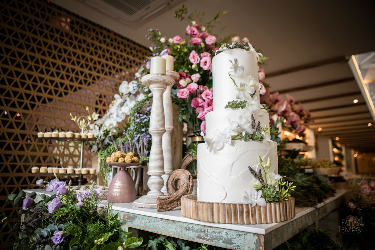 casamento, buffet, dia da noiva, botânico quintal, Wedding, making of, vestido de noiva, madrinhas, maquiagem, festa, cerimônia, fotografia, fatia do tempo, balada, decoração, doces finos, casamento na cidade, casamento no campo, recepção, celebrante