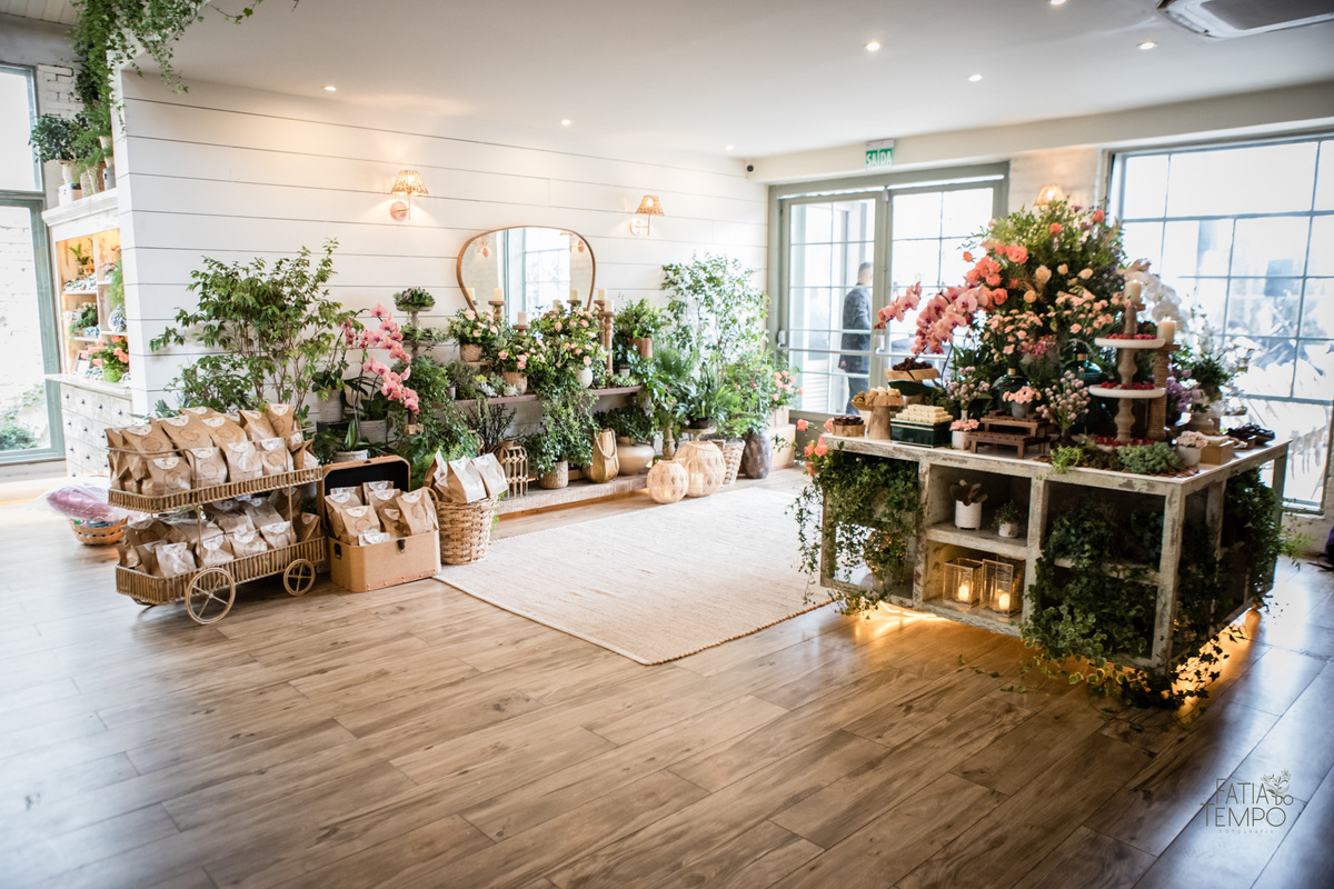 casamento, buffet, dia da noiva, botânico quintal, Wedding, making of, vestido de noiva, madrinhas, maquiagem, festa, cerimônia, fotografia, fatia do tempo, balada, decoração, doces finos, casamento na cidade, casamento no campo, recepção, celebrante