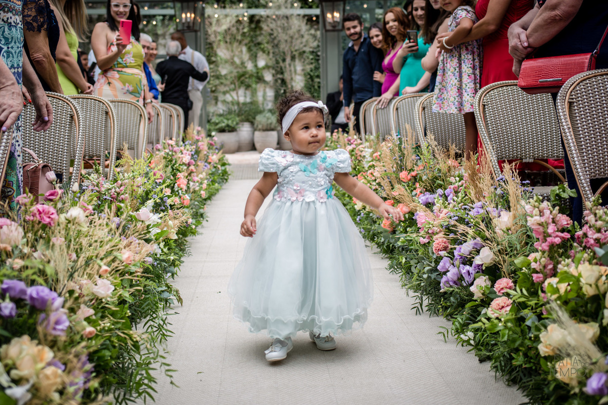 casamento, buffet, dia da noiva, botânico quintal, Wedding, making of, vestido de noiva, madrinhas, maquiagem, festa, cerimônia, fotografia, fatia do tempo, balada, decoração, doces finos, casamento na cidade, casamento no campo, recepção, celebrante