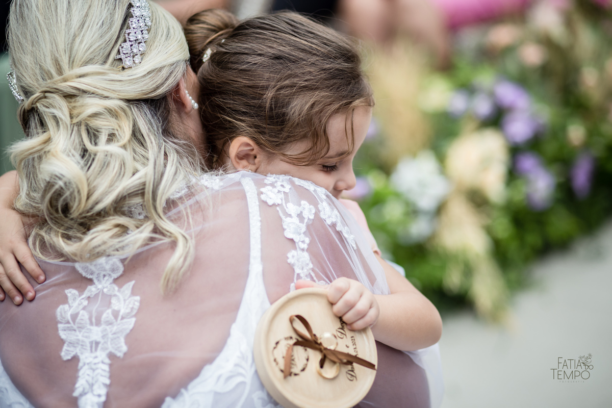 casamento, buffet, dia da noiva, botânico quintal, Wedding, making of, vestido de noiva, madrinhas, maquiagem, festa, cerimônia, fotografia, fatia do tempo, balada, decoração, doces finos, casamento na cidade, casamento no campo, recepção, celebrante