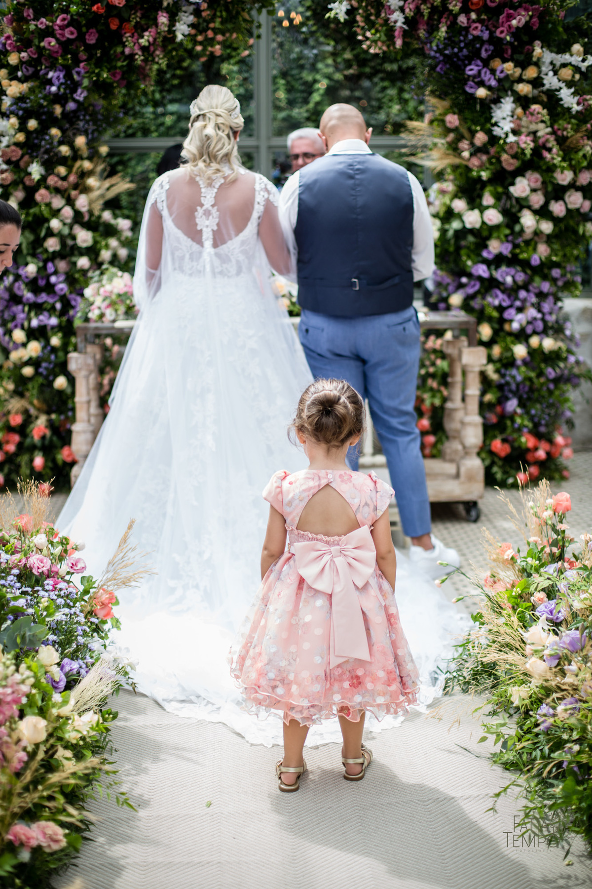 casamento, buffet, dia da noiva, botânico quintal, Wedding, making of, vestido de noiva, madrinhas, maquiagem, festa, cerimônia, fotografia, fatia do tempo, balada, decoração, doces finos, casamento na cidade, casamento no campo, recepção, celebrante