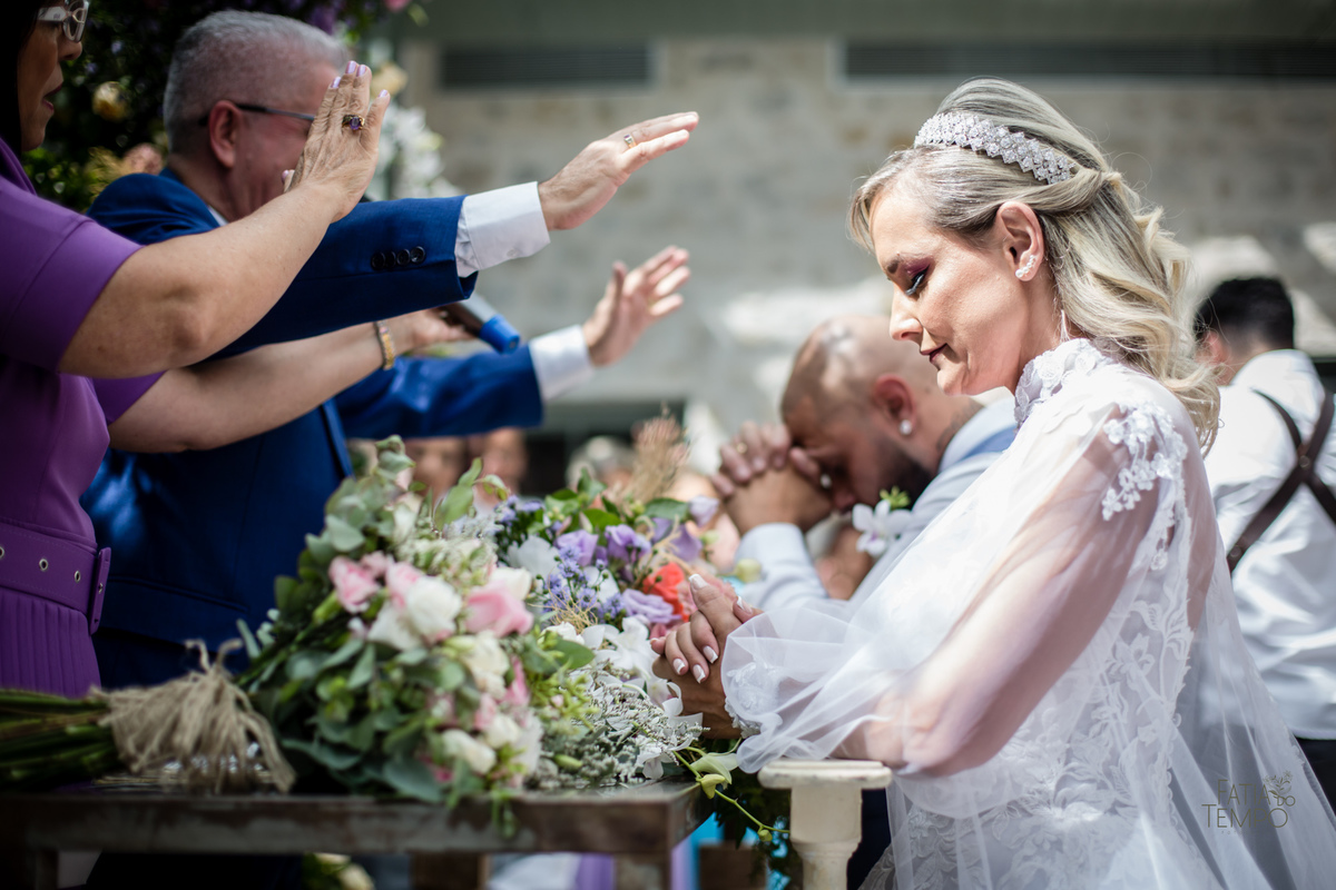 casamento, buffet, dia da noiva, botânico quintal, Wedding, making of, vestido de noiva, madrinhas, maquiagem, festa, cerimônia, fotografia, fatia do tempo, balada, decoração, doces finos, casamento na cidade, casamento no campo, recepção, celebrante