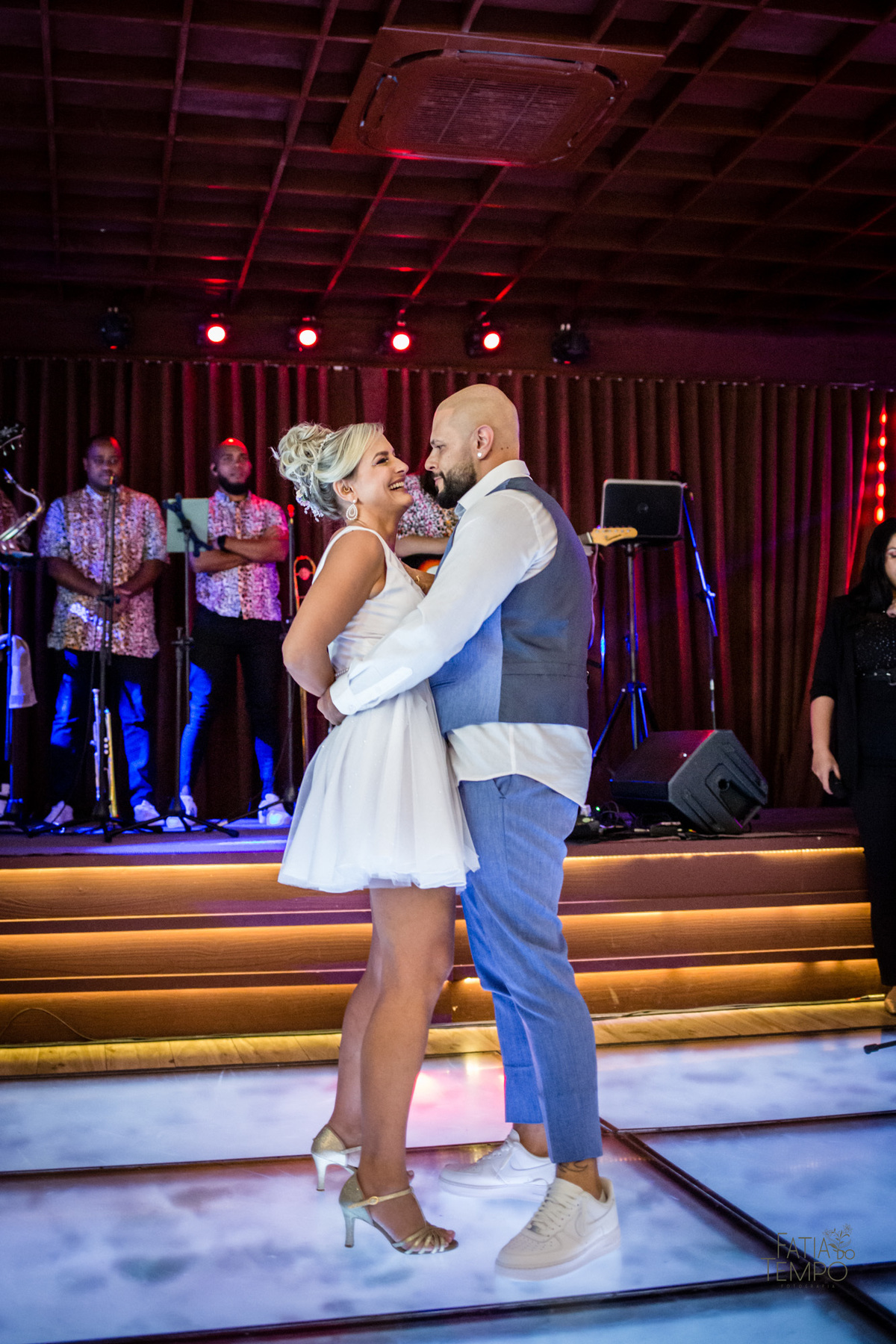 casamento, buffet, dia da noiva, botânico quintal, Wedding, making of, vestido de noiva, madrinhas, maquiagem, festa, cerimônia, fotografia, fatia do tempo, balada, decoração, doces finos, casamento na cidade, casamento no campo, recepção, celebrante