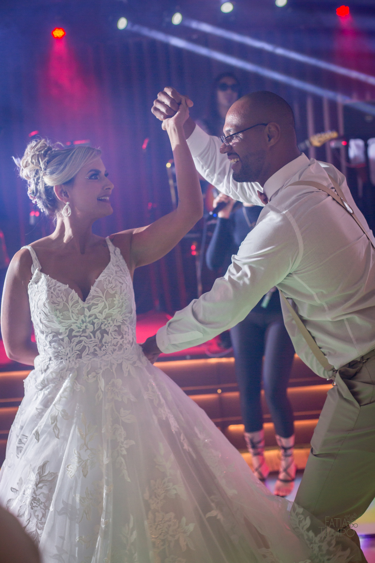 casamento, buffet, dia da noiva, botânico quintal, Wedding, making of, vestido de noiva, madrinhas, maquiagem, festa, cerimônia, fotografia, fatia do tempo, balada, decoração, doces finos, casamento na cidade, casamento no campo, recepção, celebrante