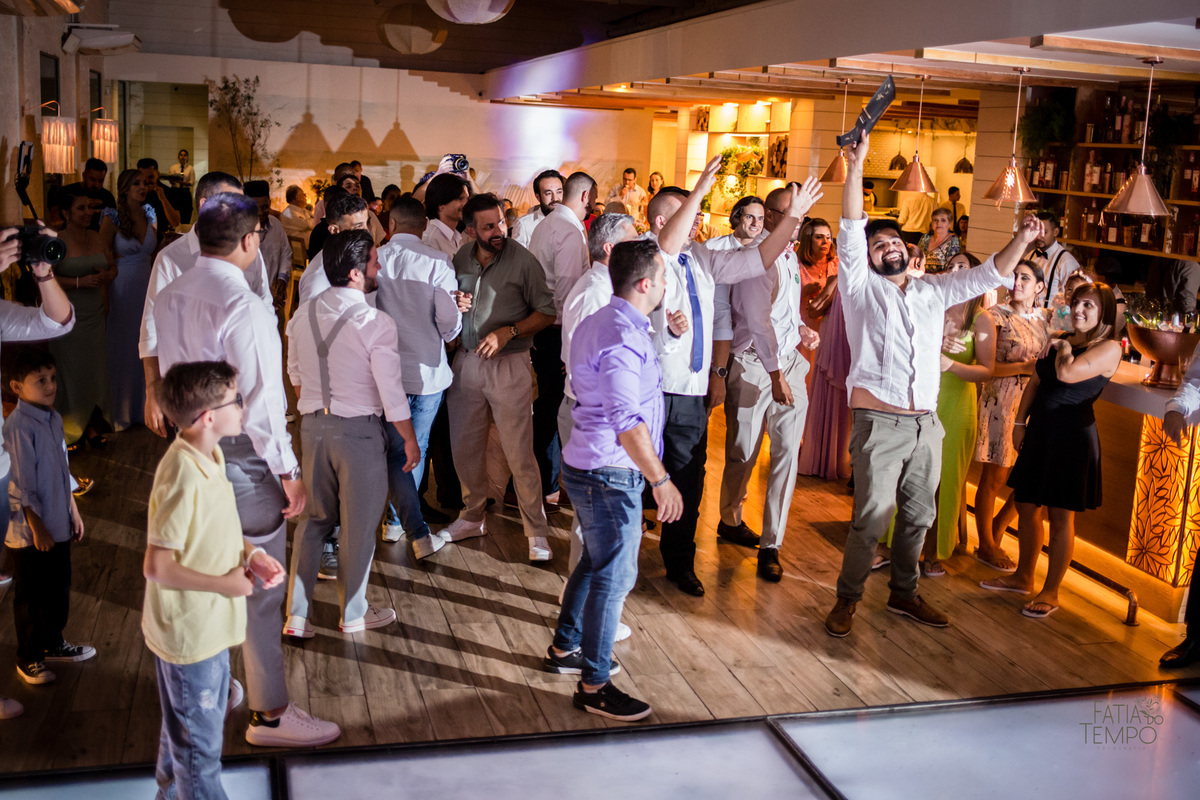 casamento, buffet, dia da noiva, botânico quintal, Wedding, making of, vestido de noiva, madrinhas, maquiagem, festa, cerimônia, fotografia, fatia do tempo, balada, decoração, doces finos, casamento na cidade, casamento no campo, recepção, celebrante