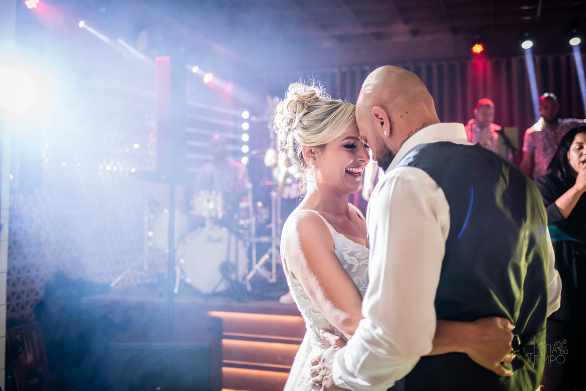 casamento, buffet, dia da noiva, botânico quintal, Wedding, making of, vestido de noiva, madrinhas, maquiagem, festa, cerimônia, fotografia, fatia do tempo, balada, decoração, doces finos, casamento na cidade, casamento no campo, recepção, celebrante