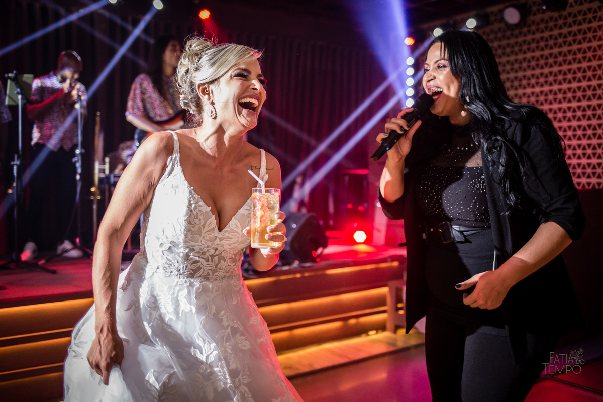 casamento, buffet, dia da noiva, botânico quintal, Wedding, making of, vestido de noiva, madrinhas, maquiagem, festa, cerimônia, fotografia, fatia do tempo, balada, decoração, doces finos, casamento na cidade, casamento no campo, recepção, celebrante