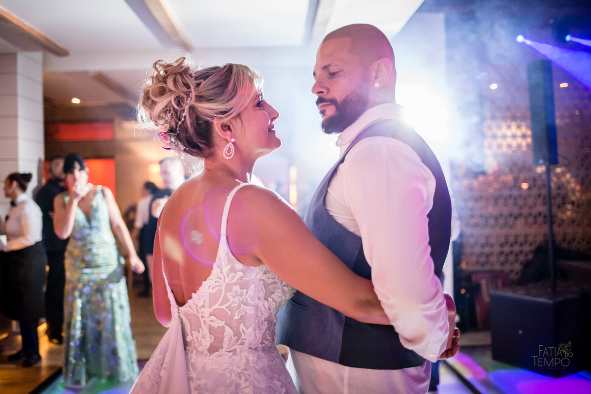 casamento, buffet, dia da noiva, botânico quintal, Wedding, making of, vestido de noiva, madrinhas, maquiagem, festa, cerimônia, fotografia, fatia do tempo, balada, decoração, doces finos, casamento na cidade, casamento no campo, recepção, celebrante