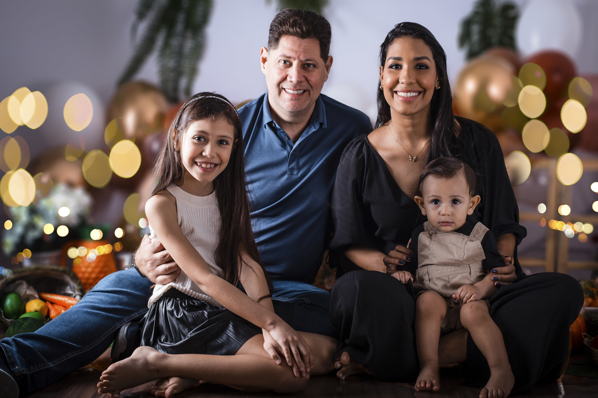 Smash the cake, smash the fruit, ensaio de aniversario, ensaio de familia, ensaio de criança, ensaio de um ano, ensaio com bolo, fotos com  bolo