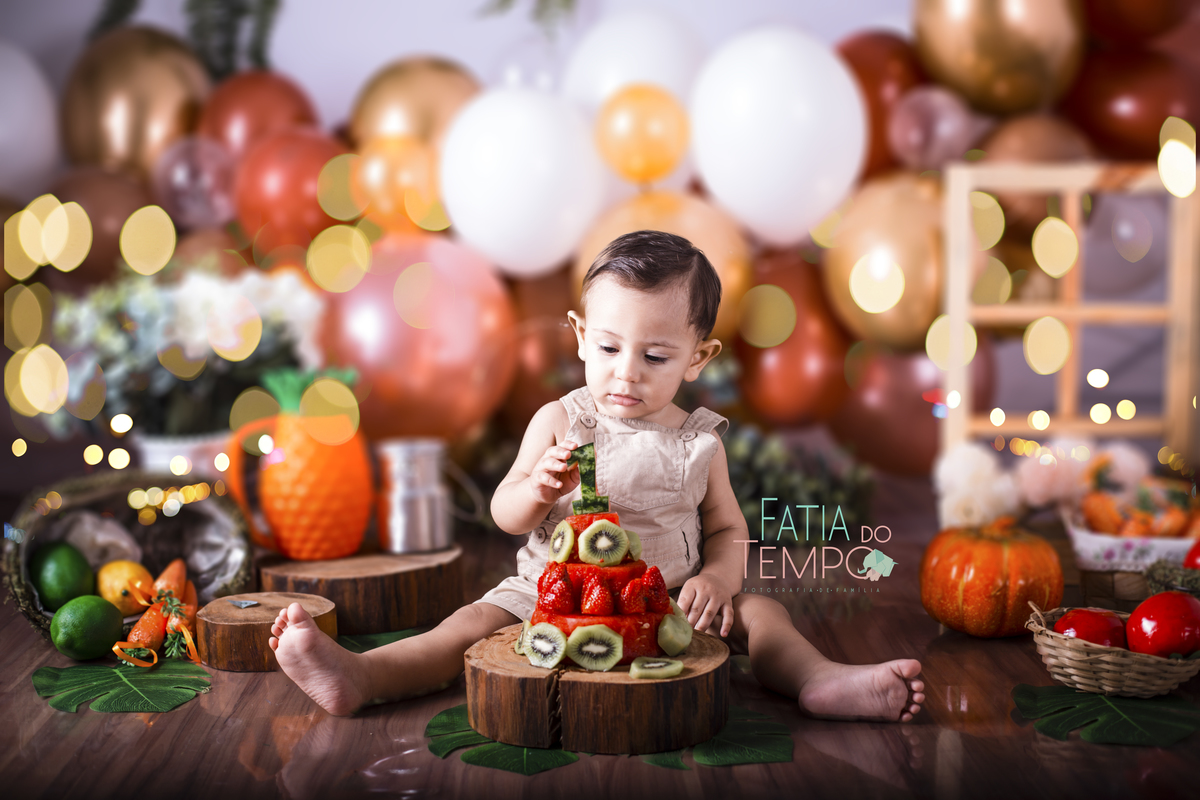 Smash the cake, smash the fruit, ensaio de aniversario, ensaio de familia, ensaio de criança, ensaio de um ano, ensaio com bolo, fotos com  bolo